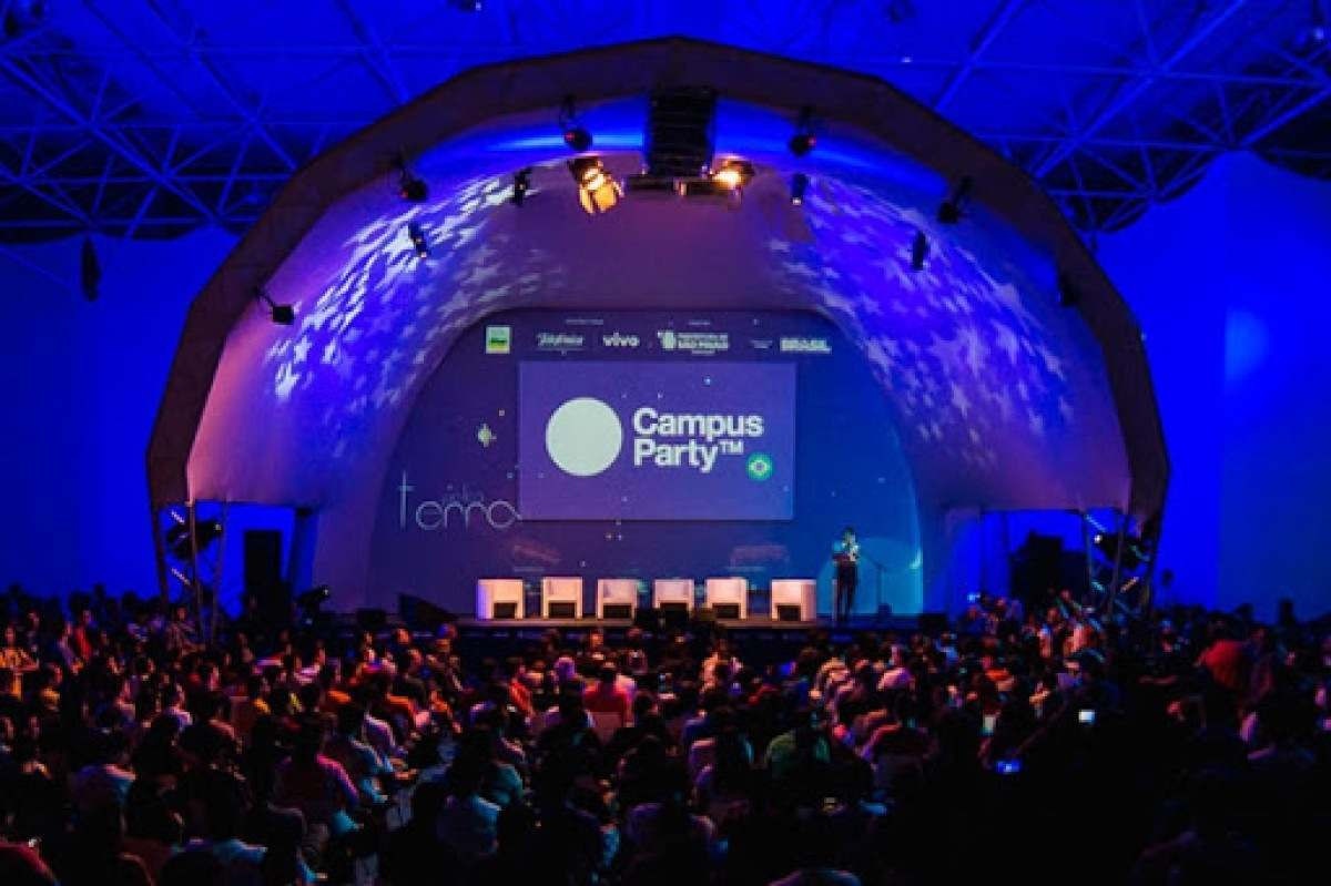 Orkut Buyukkokten palestra na Campus Party Brasil 14 sobre a batalha por likes nas redes sociais e guerra contra algoritmos 